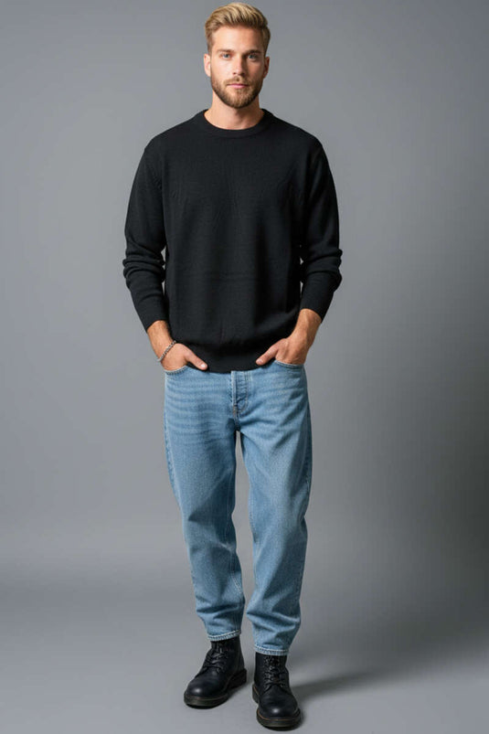 كنزة رجالية بسيطة بياقة دائرية باللون الأسود