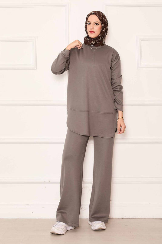 بدلة أويسو الأساسية برقبة دائرية من المنك