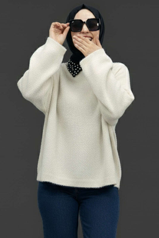 سويتر بياقة دائرية أساسي ذو تصميم بلحية - أبيض