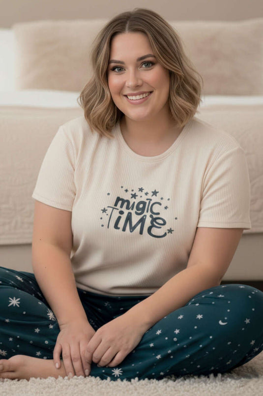 طقم بيجامة كبير الحجم بياقة دائرية مطبوع بلون بيج رمادي داكن