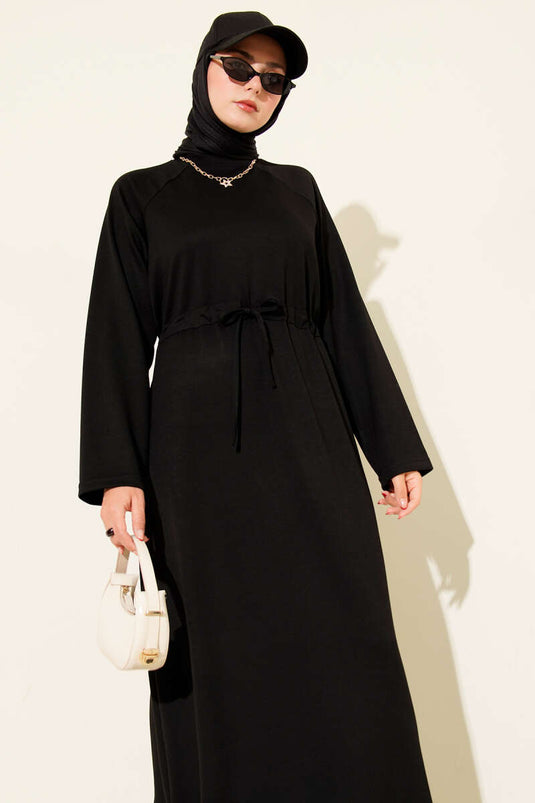 فستان لويشا أسود برقبة دائرية وخصر نفق