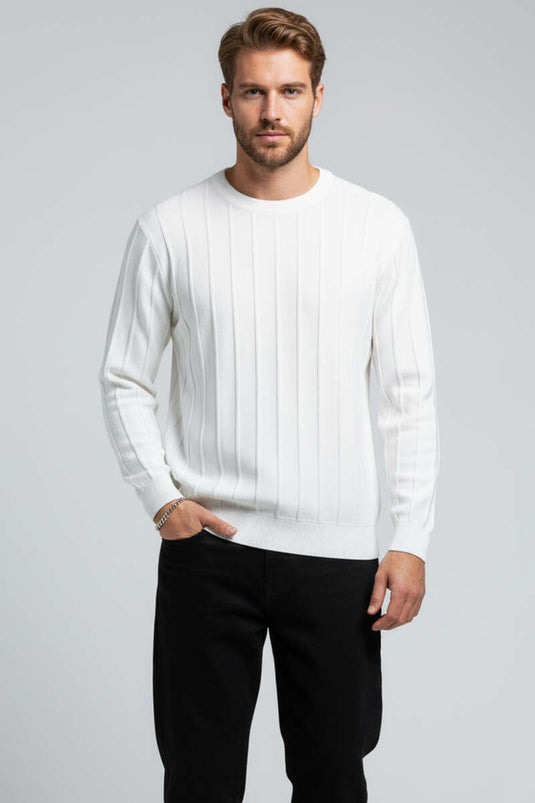 Maglione lavorato a maglia con dettaglio a righe e scollo rotondo, ecrù