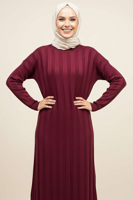 Robe bordeaux à col rond en maille côtelée