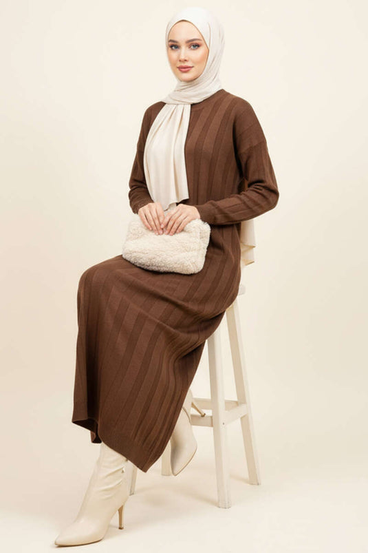 Robe en maille côtelée à col rond, marron