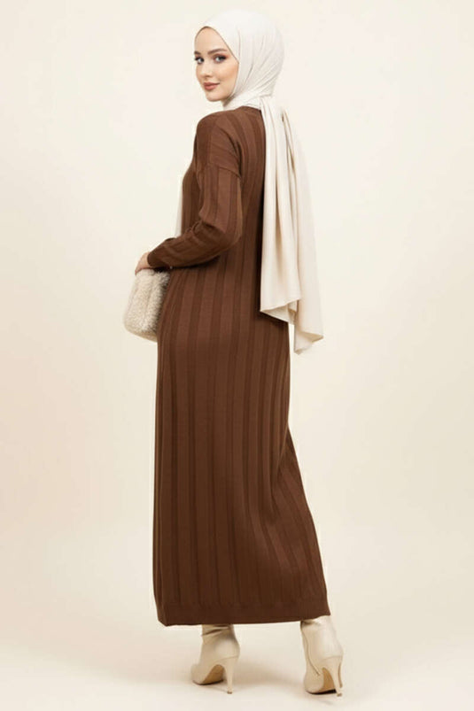 Robe en maille côtelée à col rond, marron