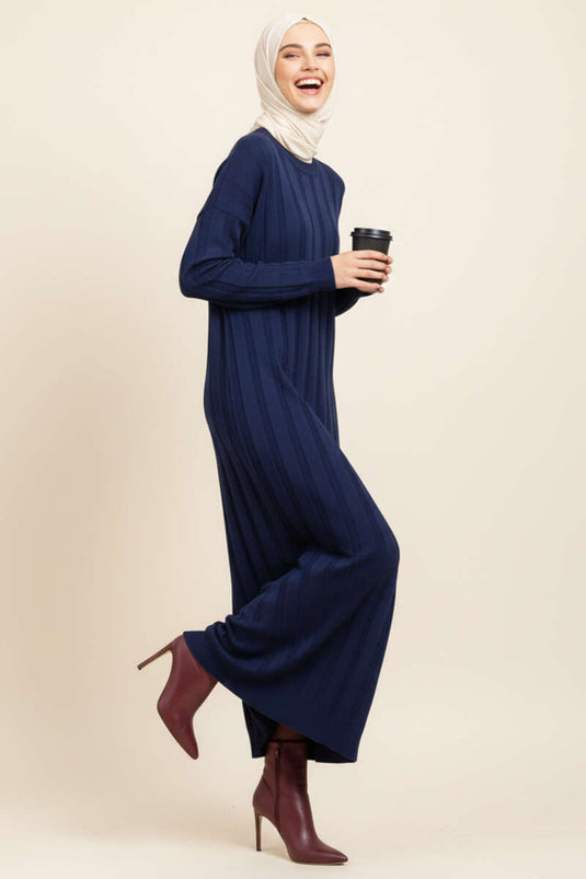 Robe en maille côtelée à col rond bleu marine