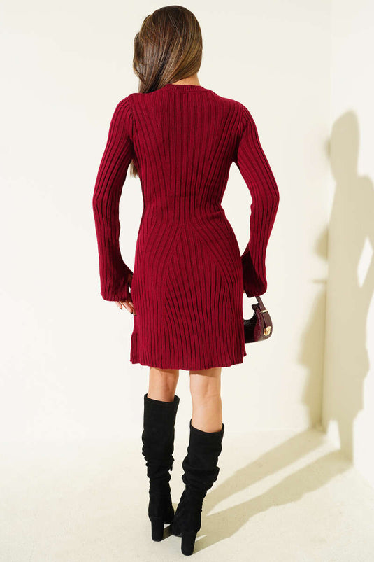 فستان قصير محبوك مضلع بياقة دائرية، لون عنابي