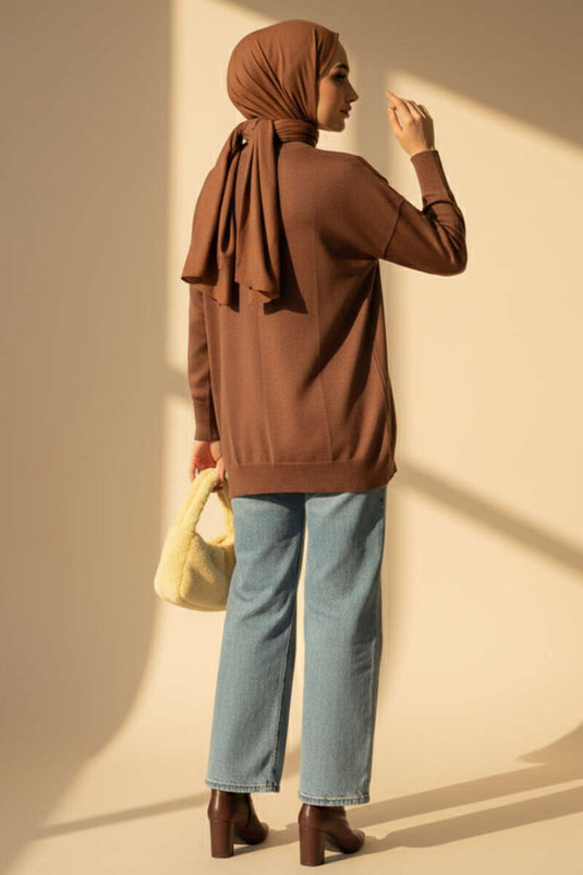 سترة برقبة دائرية من قماش ميرسيريزد، بني