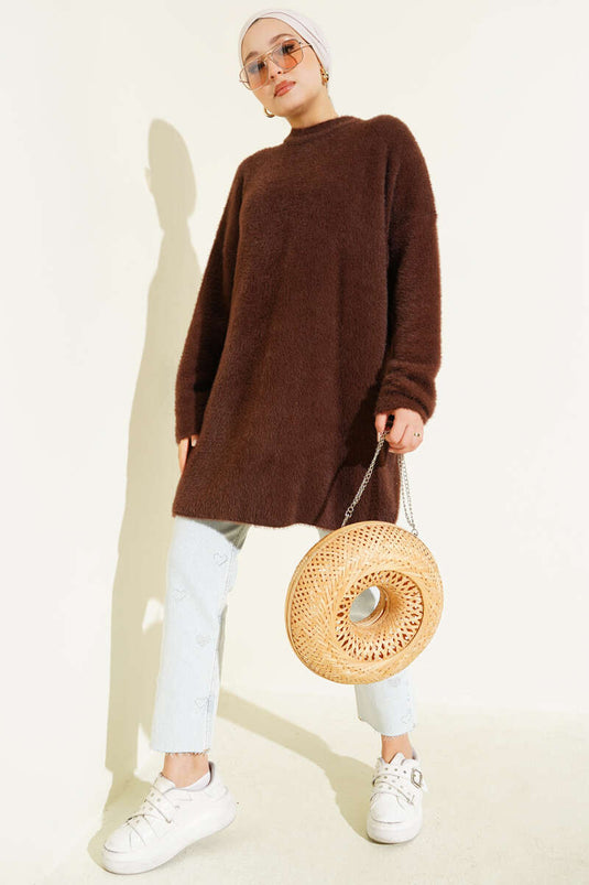Pull Marron À Col Rond Avec Détail Barbe
