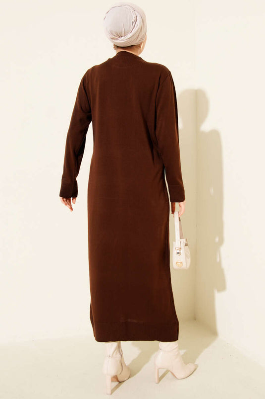 Strickkleid mit Rundhalsausschnitt in Braun