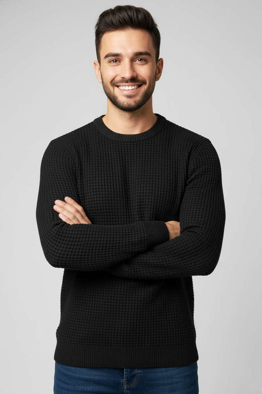 كنزة صوفية رجالية سوداء برقبة دائرية بنمط الوافل