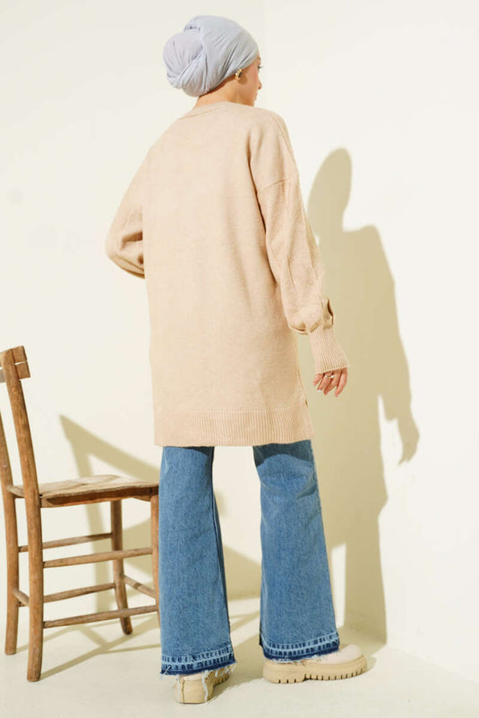 Tunique en maille douce à col rond et fentes latérales, couleur latte