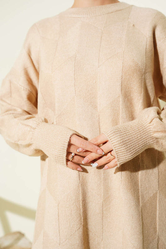 Tunique en maille douce à col rond et fentes latérales, couleur latte