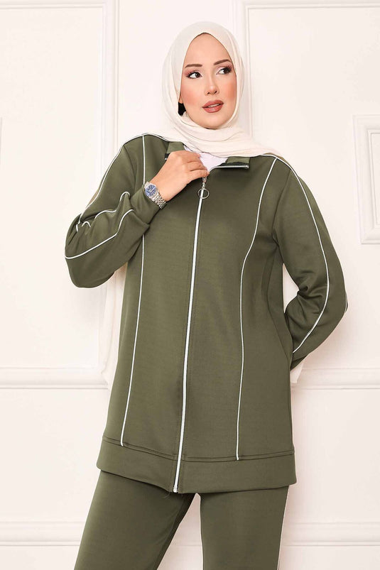 بدلة مكونة من قطعتين بتفاصيل أنابيب باللون الكاكي