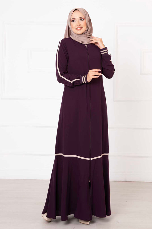 عباية مضلعة بأكمام مزخرفة باللون الأرجواني