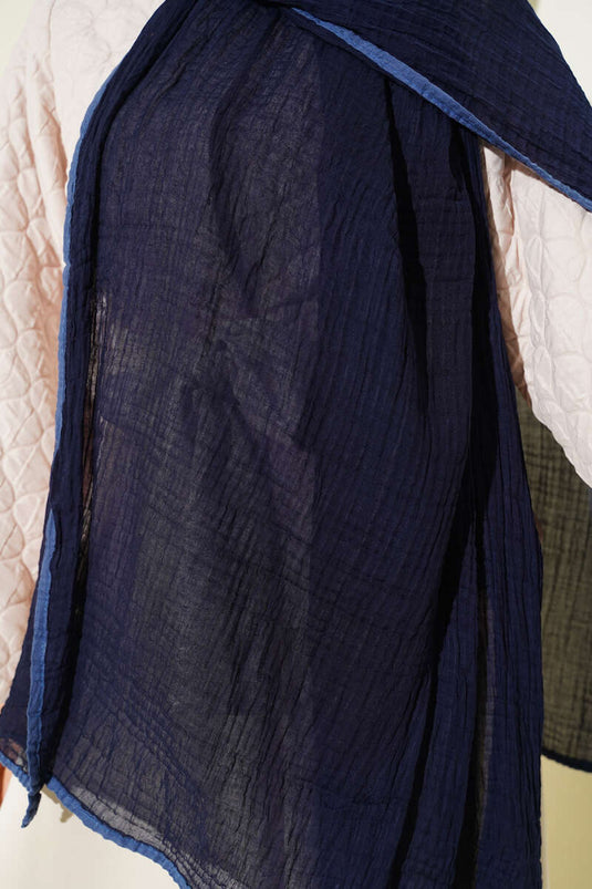 Châle en mousseline à bordure, bleu marine