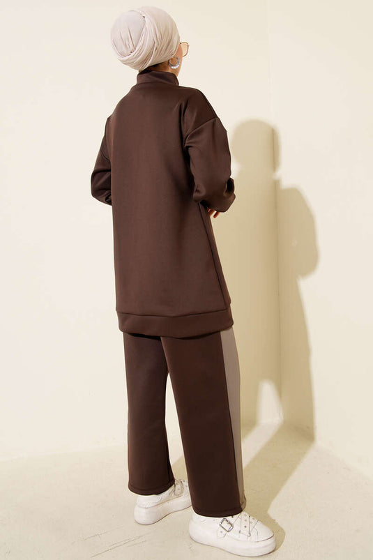 Zweiteiliger Taucheranzug mit Paspelierung und Streifenmuster, Braun