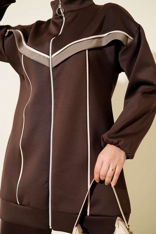 Zweiteiliger Taucheranzug mit Paspelierung und Streifenmuster, Braun