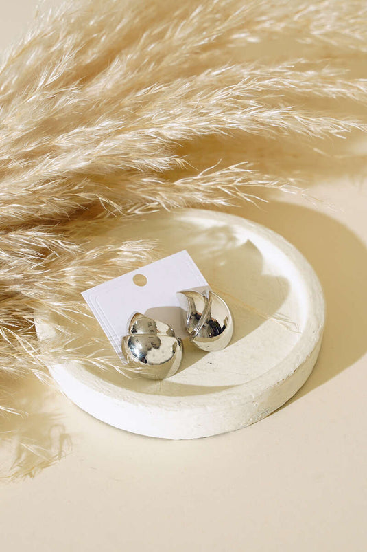 أقراط فضية مقببة