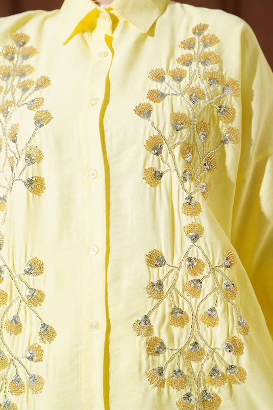 Costume deux pièces décontracté brodé de perles jaune