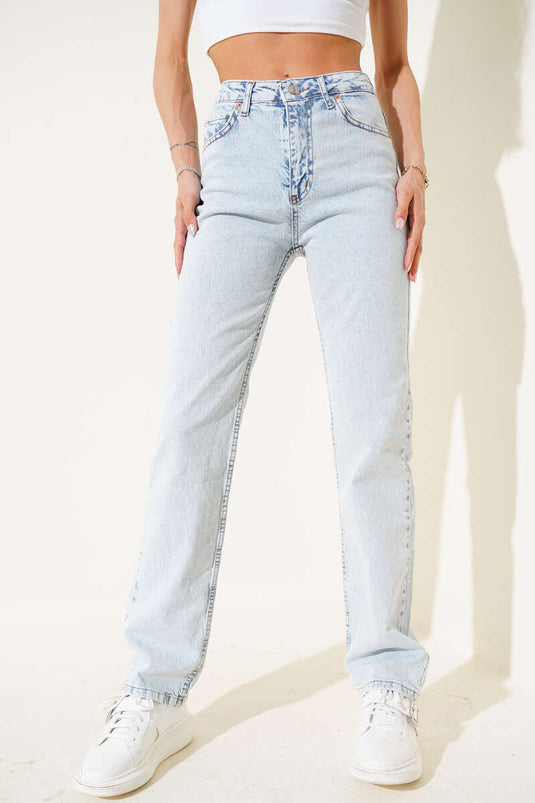 Pantaloni Basic in Jeans a Gamba Stretta Chiaro