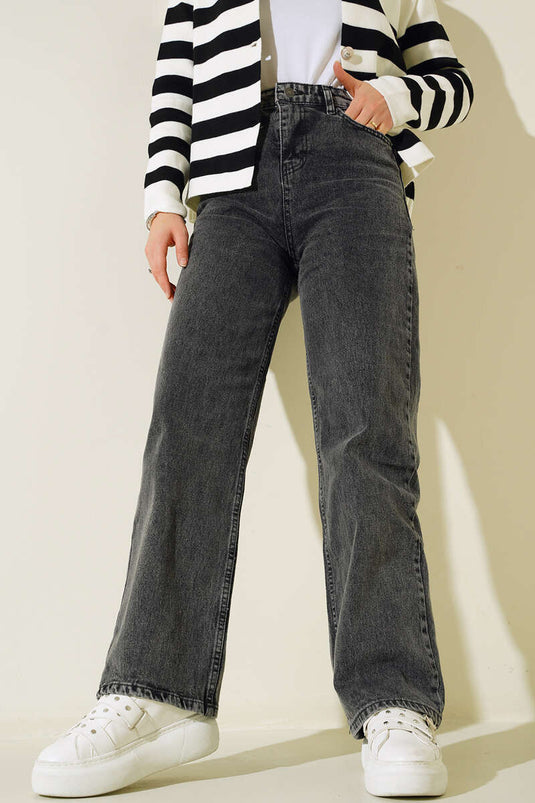 Boru Leg Black Mid Rise Jean Pants
