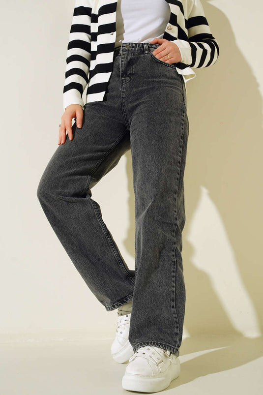 Boru Leg Black Mid Rise Jean Pants
