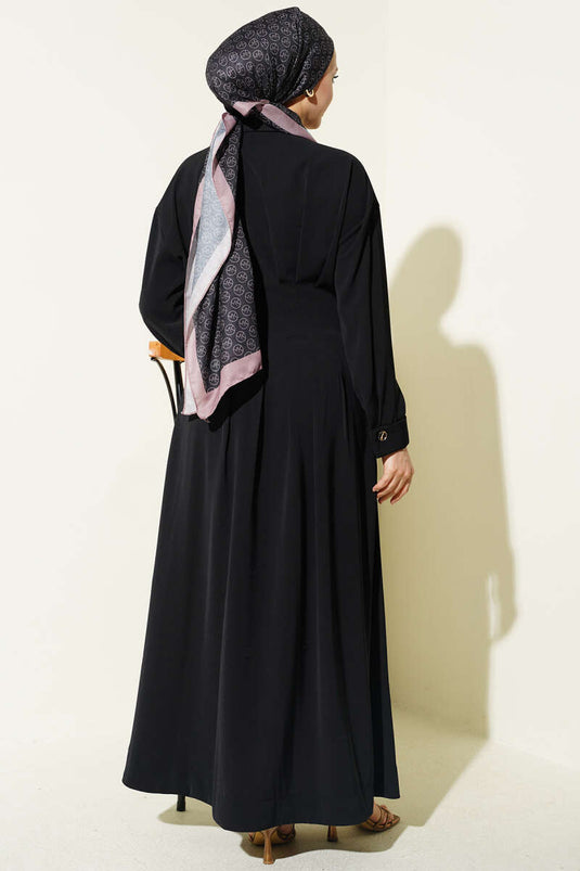 Robe cintrée à boutons sur toute la longueur, taille plissée, noire