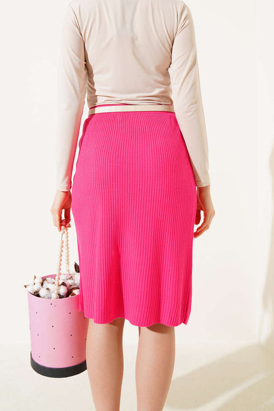 Jupe midi boutonnée en maille côtelée fuchsia