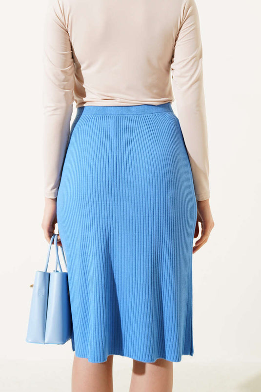 Jupe midi boutonnée en maille côtelée indigo