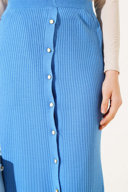 تنورة ميدي محبوكة بأزرار ومضلعة باللون النيلي