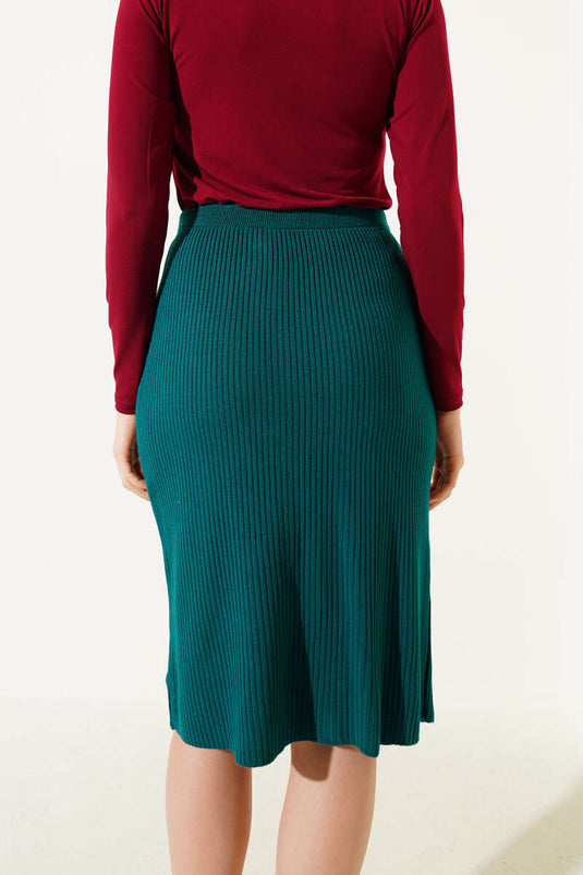 Jupe midi boutonnée en maille côtelée émeraude