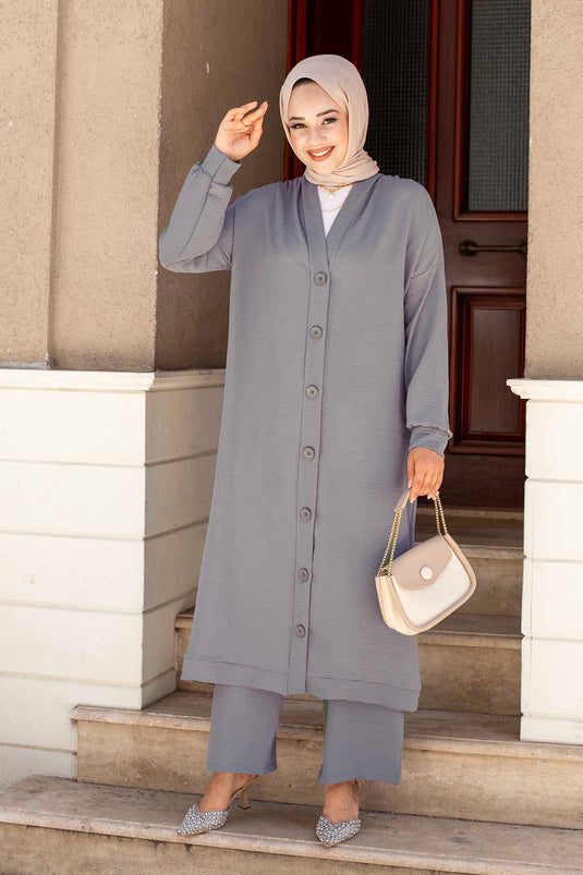 بدلة حجاب مزدوجة بأزرار باللون الرمادي