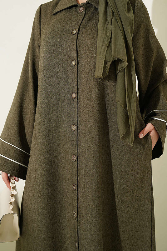 Abaya Modesta Con Bottoni E Decorazioni In Kaki