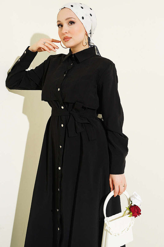 Robe ceinturée avec détails boutonnés intégralement noire