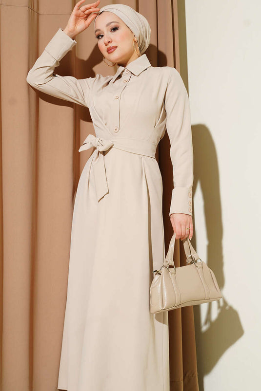 Robe à ceinture avec pince et boutons sur le devant Beige