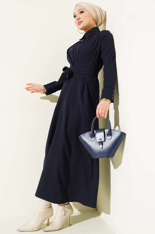 فستان بأزرار من الأمام مع حزام وقلم أزرق داكن