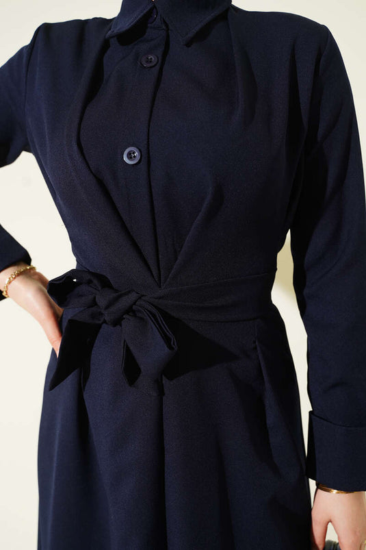 فستان بأزرار من الأمام مع حزام وقلم أزرق داكن