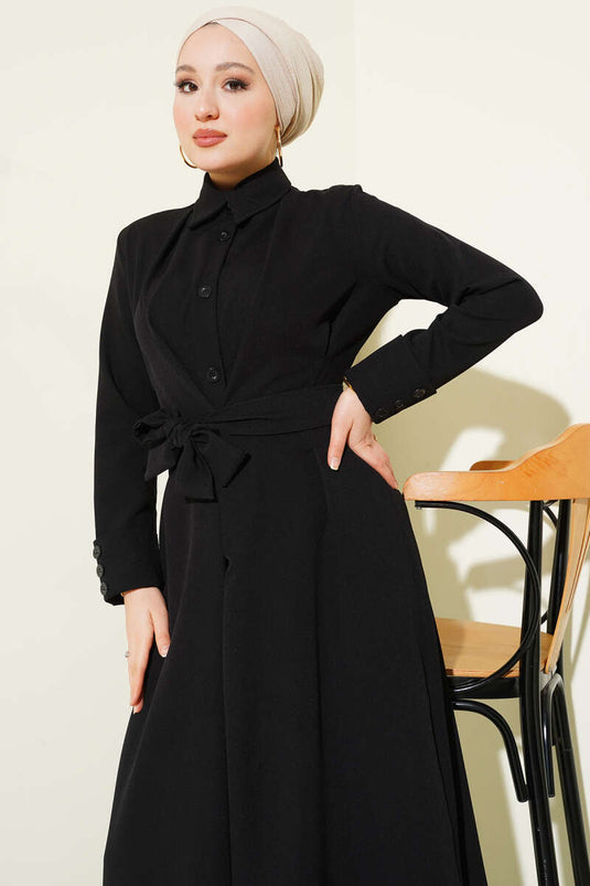 Robe ceinturée à boutons sur le devant avec pince, noire