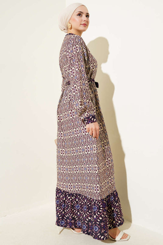 فستان أرجواني بأزرار ونمط ريترو