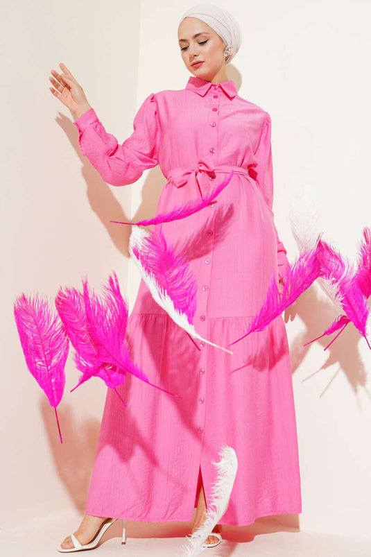 فستان وردي بأزرار