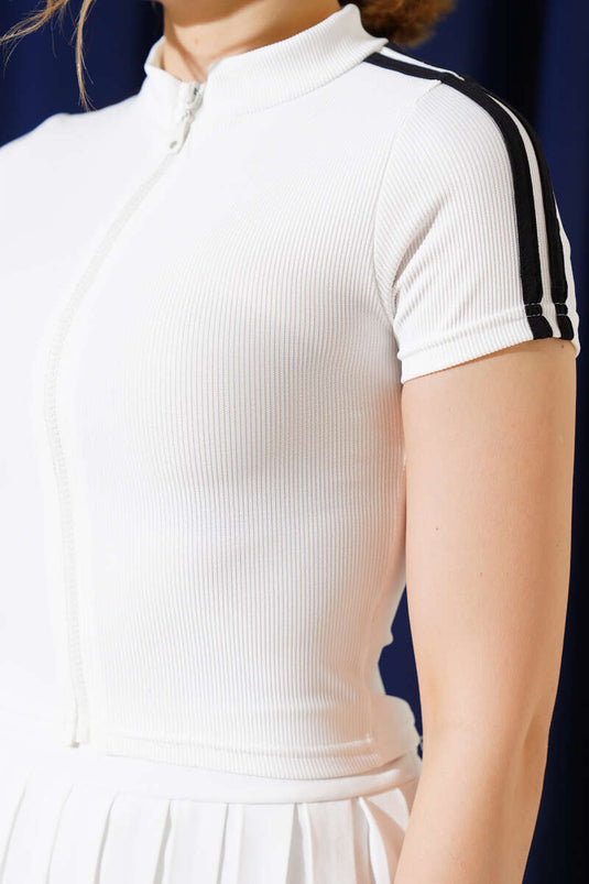 Haut court rayé écru à fermeture éclair sur l'épaule