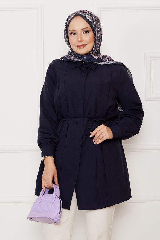 Chemise hijab bleu marine à boutons cachés et plis détaillés