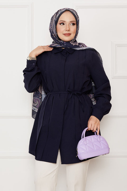 Chemise hijab bleu marine à boutons cachés et plis détaillés