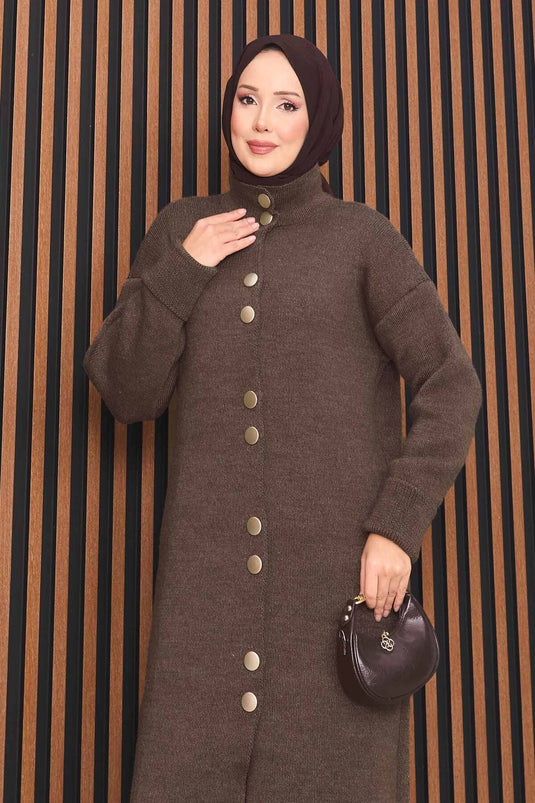 كارديجان تريكو للحجاب بني اللون مع أزرار ذهبية في كل مكان