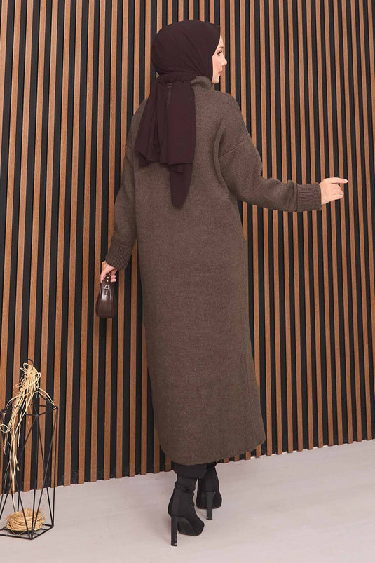 كارديجان تريكو للحجاب بني اللون مع أزرار ذهبية في كل مكان