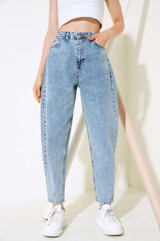 Jean boyfriend à boucle arrière, couleur neige claire