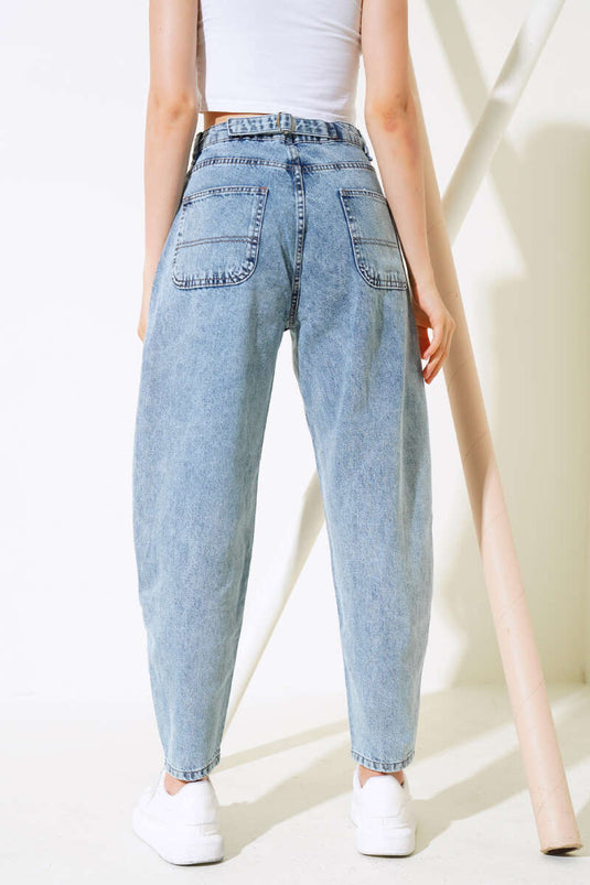 Jean boyfriend à boucle arrière, couleur neige claire