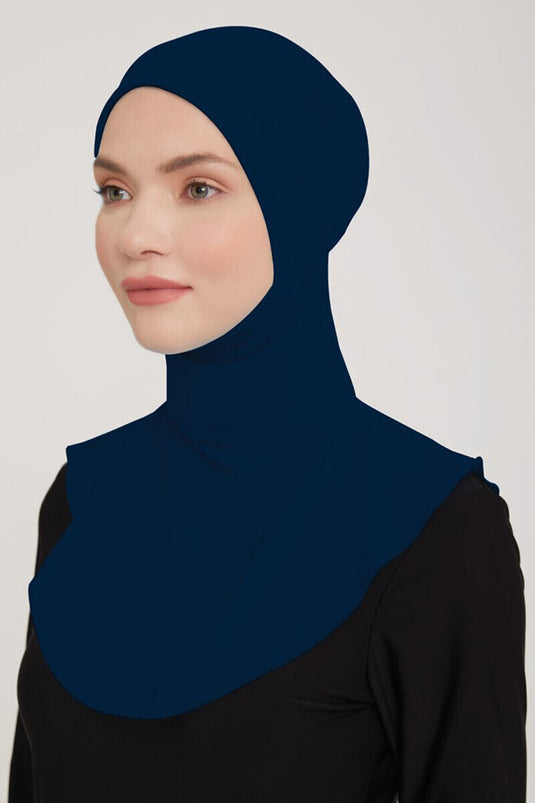 Berretto blu navy scuro con colletto