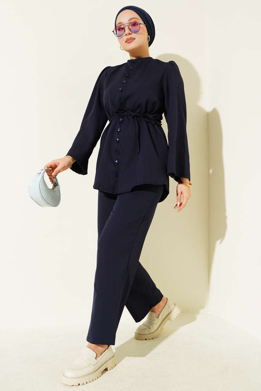 Brit Button gedetailleerd tweedelig pak met touwriem, marineblauw